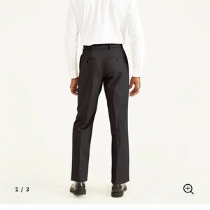 Dockers signature khaki classic fit pleated pants in Black 34x30